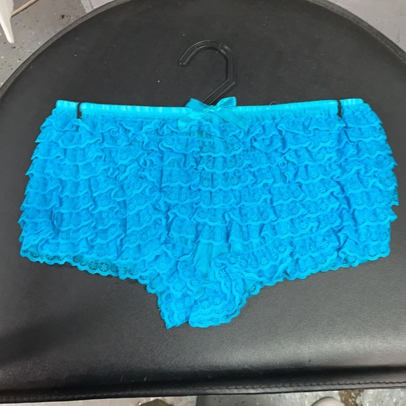Lace ruffle shorts - Picture 3 of 7